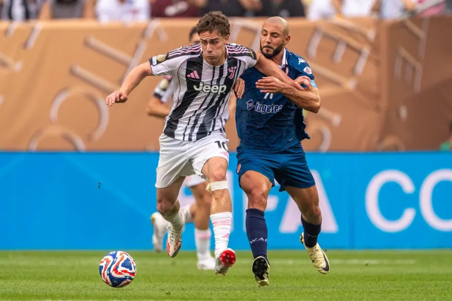 Bütün ülke milli yıldızımızı konuşuyor: Maradona'dan sonra ilk