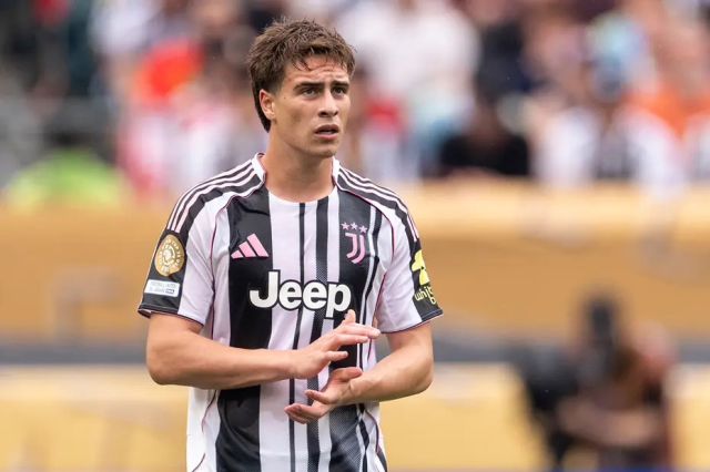 Bütün ülke milli yıldızımızı konuşuyor: Maradona'dan sonra ilk