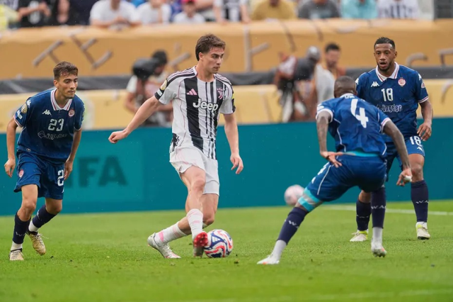 Bütün ülke milli yıldızımızı konuşuyor: Maradona'dan sonra ilk