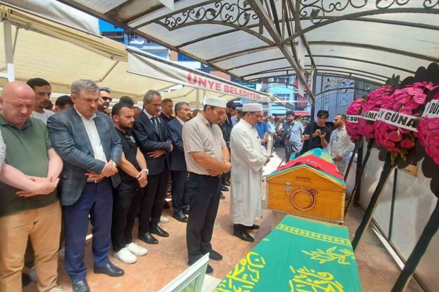 Yönetmen Ahmet Selim Tuncer memleketinde son yolculuğuna uğurlandı