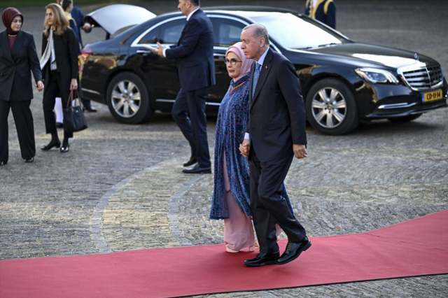 Cumhurbaşkanı Erdoğan ve ABD Başkanı Trump, NATO Zirvesi'nde yan yana geldi