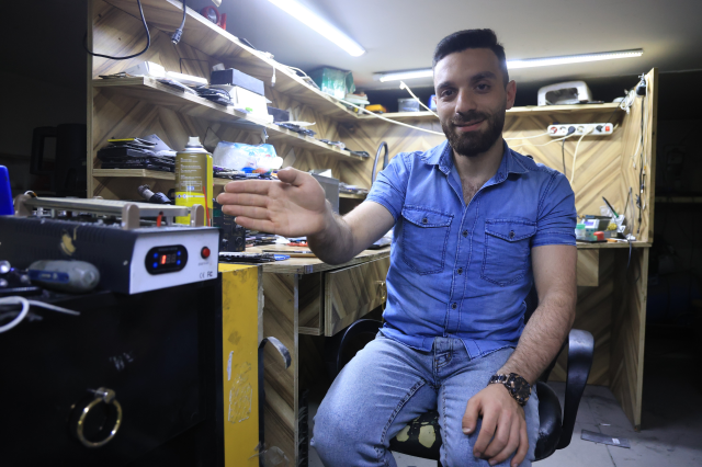 Cep telefonu bomba gibi patladı