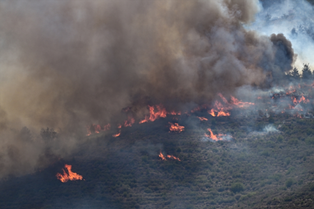 Alevler saatlerdir söndürülemiyor! Hatay'dan gelen görüntüler korkunç