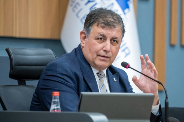 Cemil Tugay kimdir, aslen nerelidir? İzmir Belediye Başkanı Cemil Tugay hangi partiden?