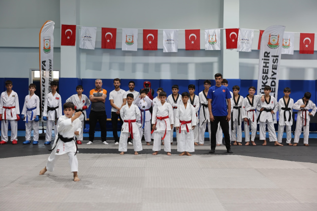 Şanlıurfa Büyükşehir Belediyesi, 2205 yaz spor okulları sezonunu coşkuyla açtı