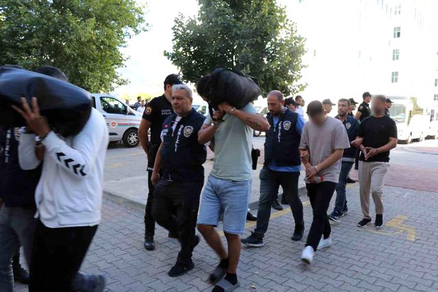 Önce eskort, sonra avukat oldular! 11 milyonluk vurgun