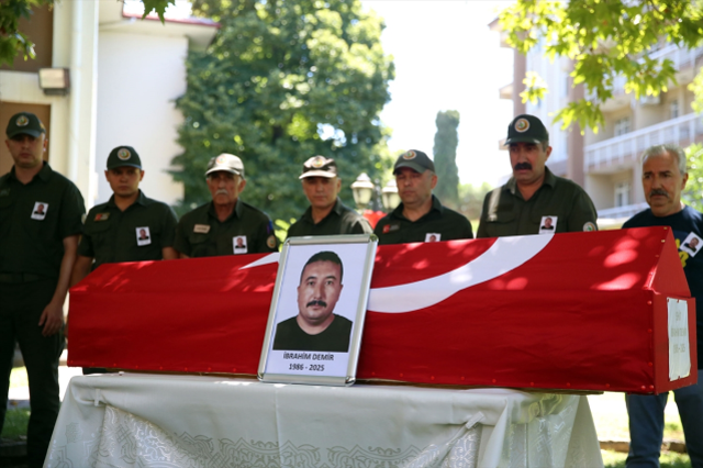 Yangın şehidi İbrahim Demir için tören! Gözyaşları sel oldu