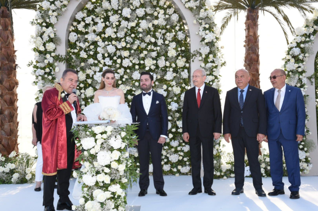 Muhittin Böcek ile eski gelini gözaltında, oğlu aranıyor! 30 milyonluk ev ödemesi