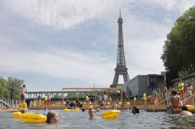 Paris'te 102 yıllık yasak kalktı, Seine Nehri halka açıldı