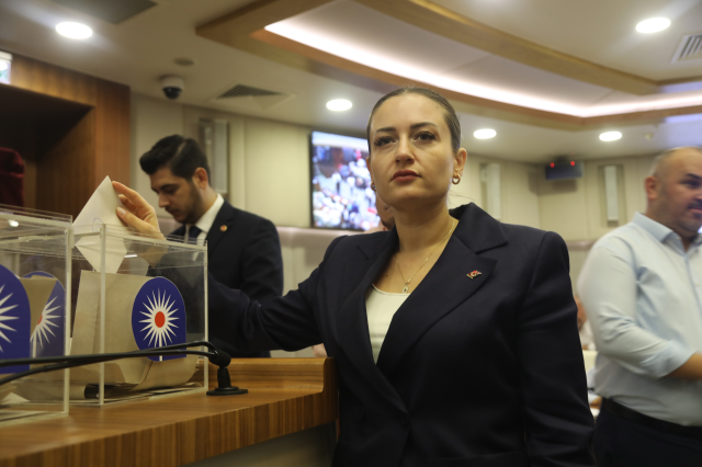 Antalya Büyükşehir Belediyesi Başkan Vekili Büşra Özdemir seçildi