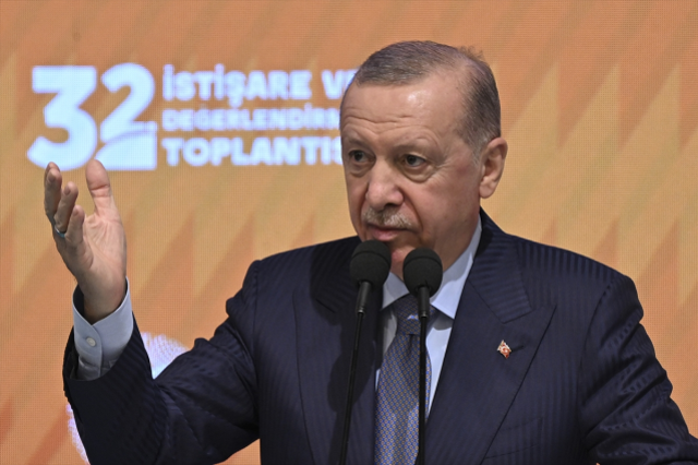 Cumhurbaşkanı Erdoğan'dan CHP lideri Özel'e: Ümmetin birliğini savunmak ne zamandan beri suç oldu?