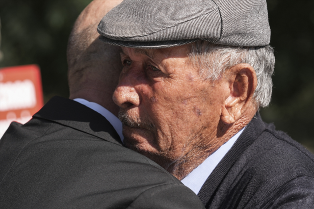 15 Temmuz'da tarihi emir vermişti! Zekai Aksakallı, Ömer Halisdemir'in kabrini ziyaret etti