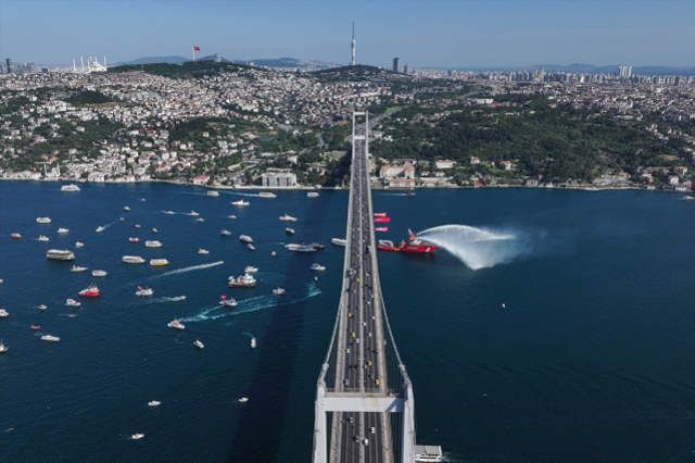 15 Temmuz şehitleri anısına 253 tekne boğazdan geçti