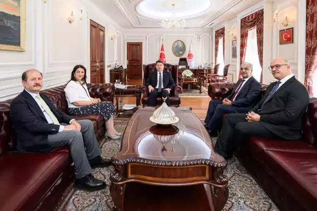 Bahçeli, DEM heyetiyle görüştü! 'Ahrazım' açıklaması gazetecileri şaşırttı