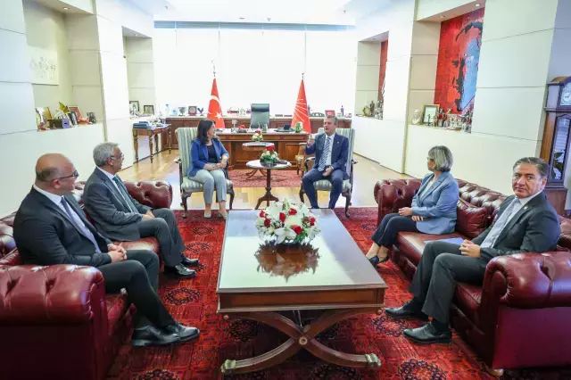 DEM Parti'den CHP'ye ziyaret