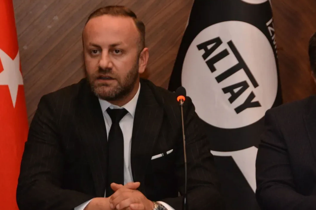 Altay'da kriz! 2 aylık başkan istifaya davet edildi