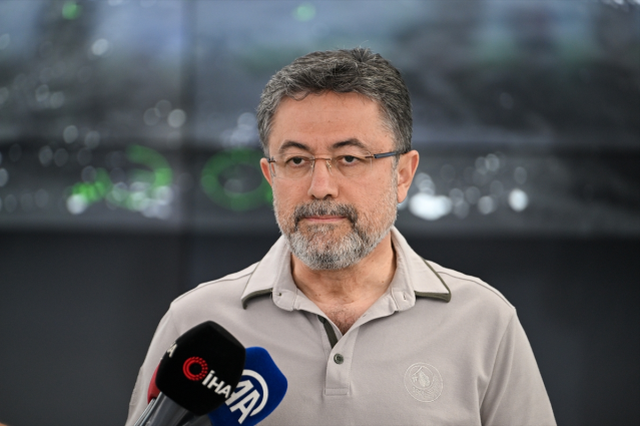 Bakan Yumaklı'nın en zor anı! Kelimeler boğazında düğümlendi