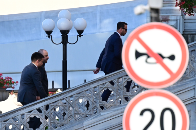 Barış için yine masadalar! İstanbul'da tarihi zirve başladı