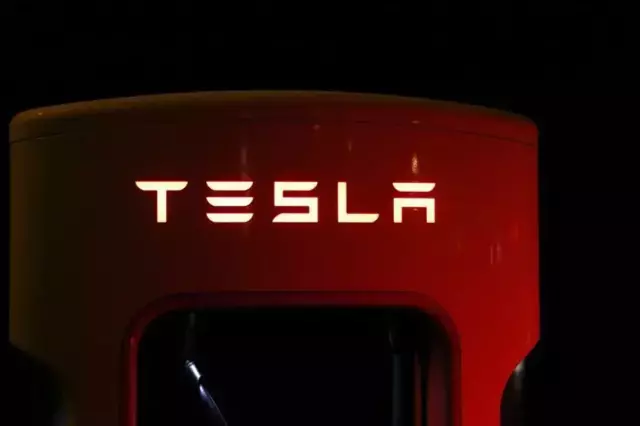 Tesla'dan uygun fiyatlı otomobil hamlesi