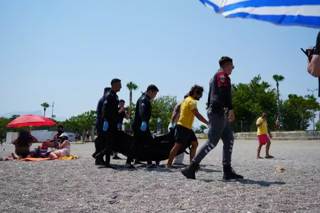 Konyaaltı Sahili'nde vücudunda kesikler bulunan erkek cesedi bulundu