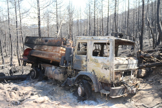 10 orman işçisinin şehit olduğu alan! Araçlar küle dönmüş, yerde sürükleme izleri