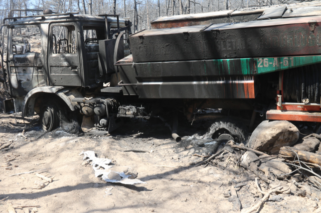 10 orman işçisinin şehit olduğu alan! Araçlar küle dönmüş, yerde sürükleme izleri