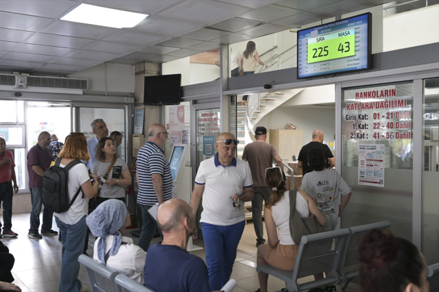 Ehliyet yenileme süresi uzatıldı mı? Ehliyet yenilemek için son tarih ne zaman?