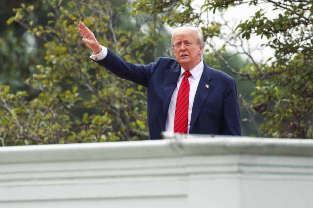 Trump'tan Beyaz Saray'da füze açıklaması