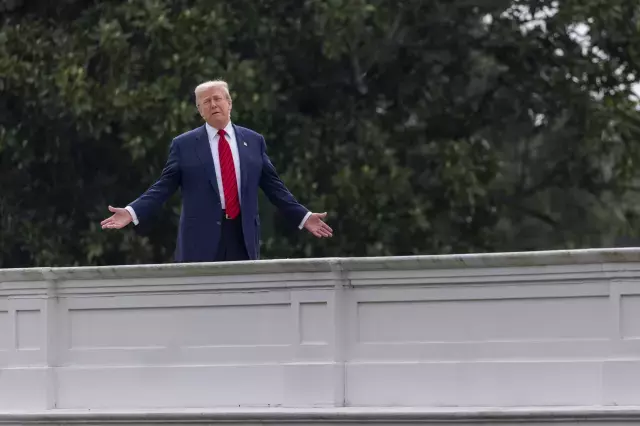 Trump'tan Beyaz Saray çatısına yanıt