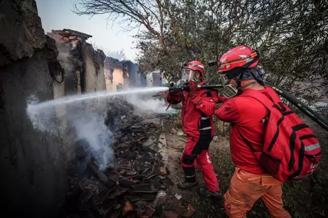 Çanakkale'de tahliye edilen köy alevlere teslim oldu