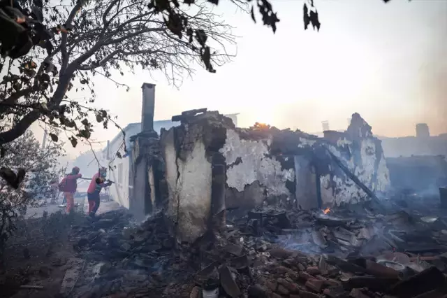 Çanakkale'de tahliye edilen köy alevlere teslim oldu