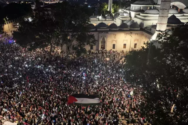 İstanbul'da 'Gazze'ye Umut Işığı Ol' yürüyüşü