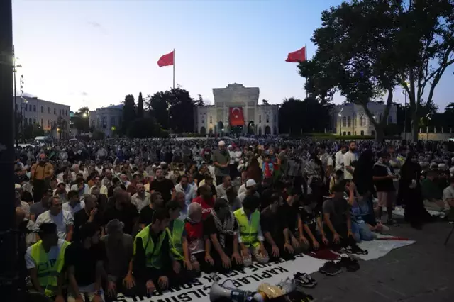İstanbul'da 'Gazze'ye Umut Işığı Ol' yürüyüşü