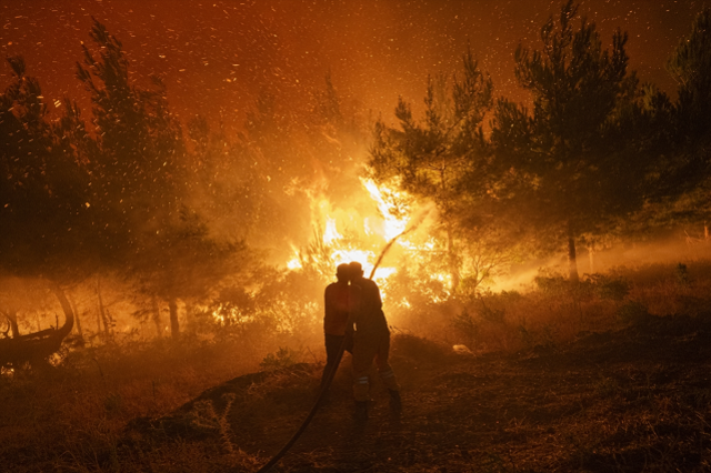 6 ilde yangınla mücadele sürüyor! Yüzlerce vatandaş tahliye edildi
