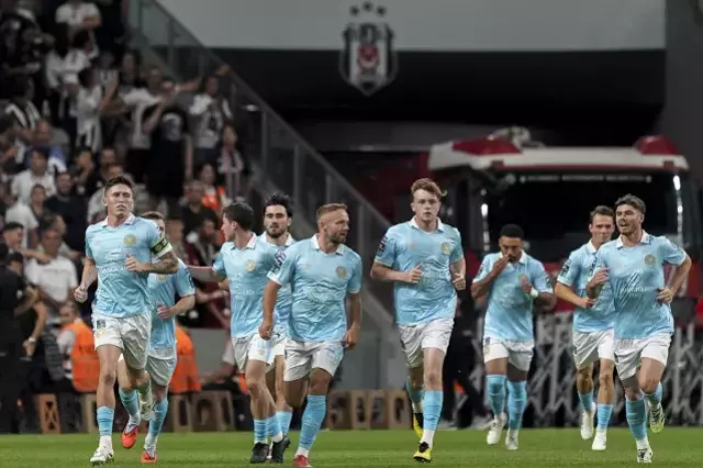 Beşiktaş ilk yarıda kabusu yaşadı! Tribünlerden büyük tepki