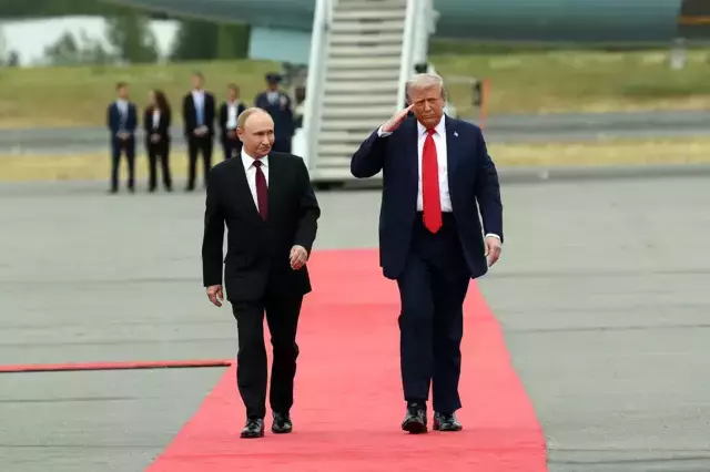 Alaska'da tarihi görüntüler! Trump ve Putin 6 yıl sonra yan yana