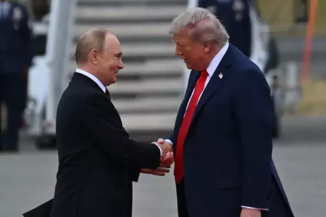 Alaska'da tarihi görüntüler! Trump ve Putin 6 yıl sonra yan yana