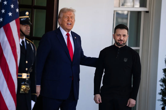 Zelenski'nin Trump'la görüşmesinde giyeceği kıyafet merak ediliyor.