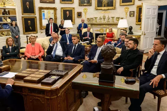Oval Ofis'teki dikkat çeken fotoğraf