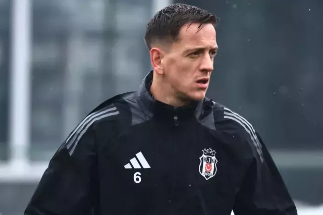 Acun Ilıcalı, Beşiktaşlı yıldızı Hull City'e transfer ediyor