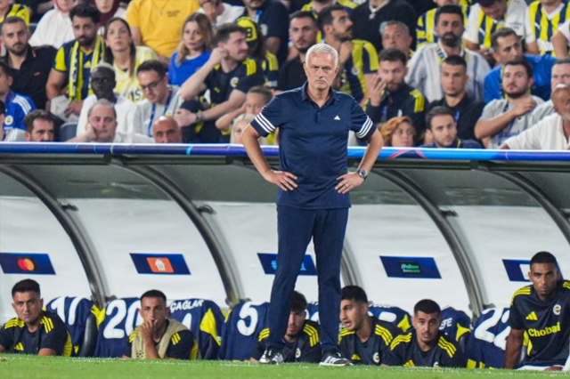 Kerem Aktürkoğlu'nun transferi iptal mi oldu? Mourinho açıkladı