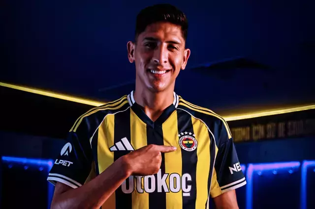 Fenerbahçe, Edson Álvarez'i 2025–2026 sezonu için kiralık olarak kadrosuna kattı