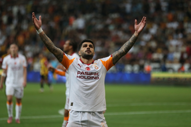 Galatasaray Kayserispor’u 4-0’la Geçti: Elmalı ve Osimhen Fırtınası