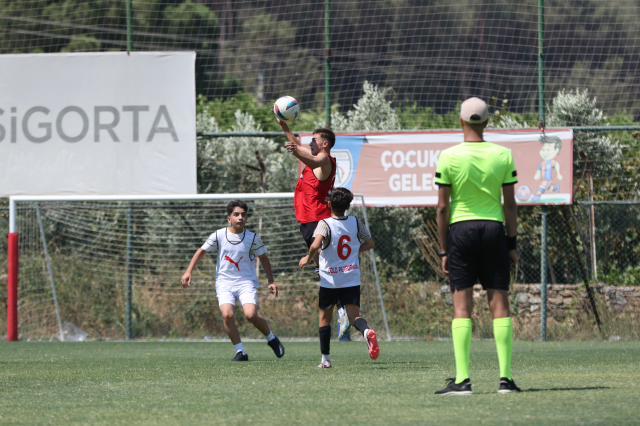 Dünyanın en büyük futbolcu seçmesine Türkiye ev sahipliği yapıyor