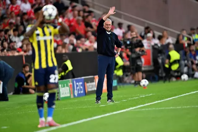 Mourinho’nun Kazağına Düşen Dikkat: Benfica Maçı Sonrası Sarsıcı Detaylar