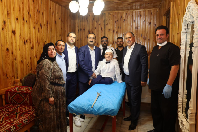 Büyükşehir Belediyesi, Yetim ve İhtiyaç Sahibi Çocuklar İçin Toplu Sünnet Şöleni Düzenledi