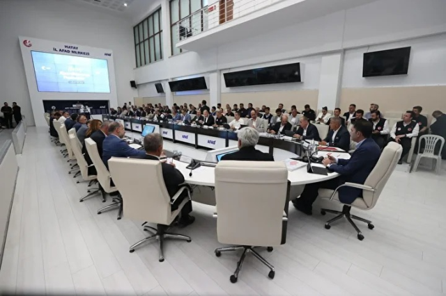 Siyaset unutuldu! CHP'li başkan ve İyi Partili vekilden Bakan Kurum'a teşekkür