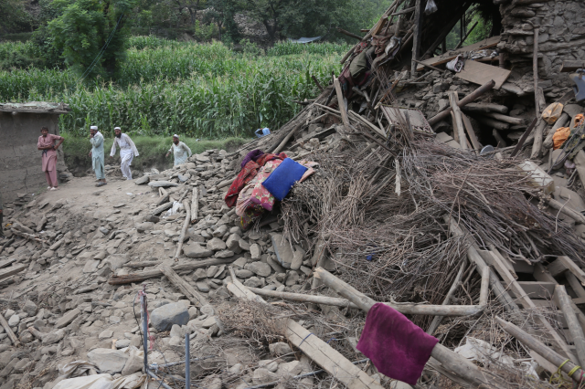 Afganistan'da deprem