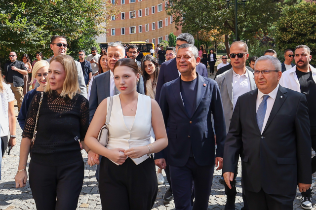 Özgür Özel, Ferdi Zeyrek'in kızını üniversiteye kaydettirdi