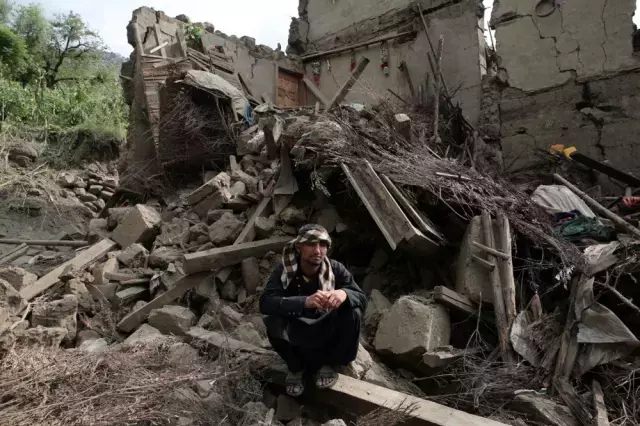 Yerle bir olan Afganistan cehennemi yaşıyor! Bir şiddetli deprem daha